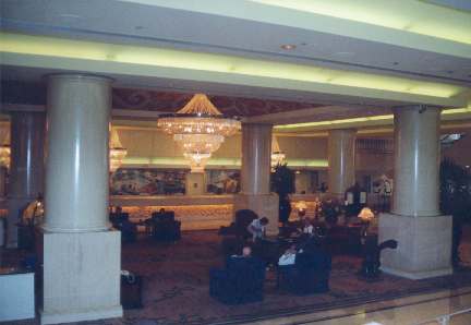 hiltoninterior.jpg (15411 bytes)