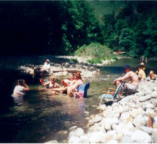 bigsurriver.jpg (20148 bytes)
